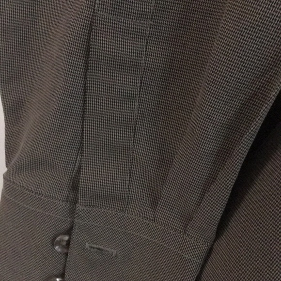 Bruno small checkered Button down shirt. Size 16.5 - Picture 5 of 5